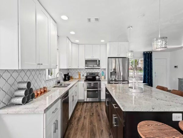 Luxurious Fort Lauderdale River Access with Heated Pool & Kayaks